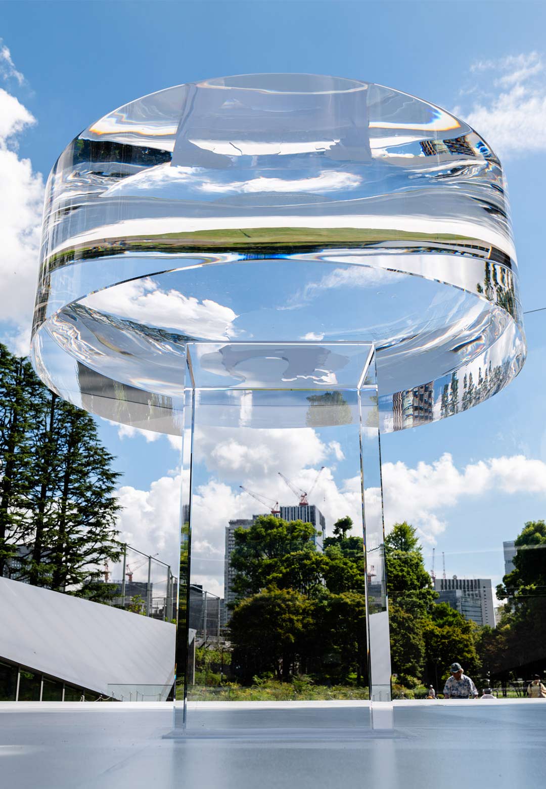 Tokujin Yoshioka&rsquo;s &lsquo;FLAME&rsquo; is a journey of transparency and transformation