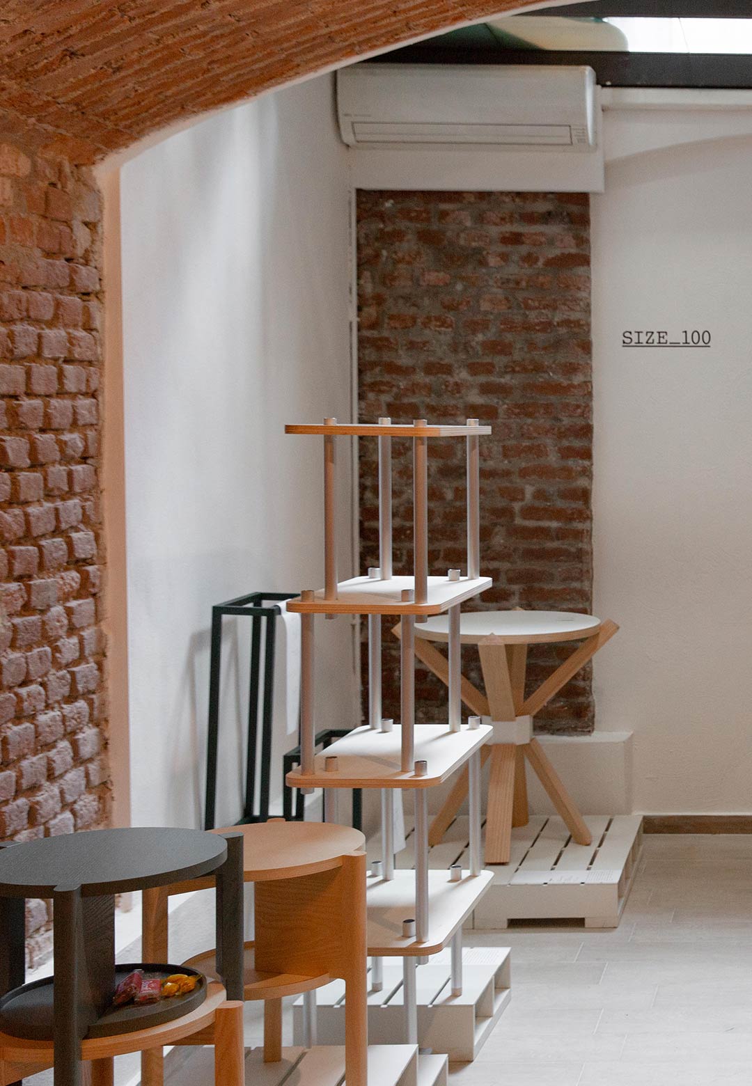 DesignSoil&rsquo;s furniture fits into a package with a total dimension of 100 cm