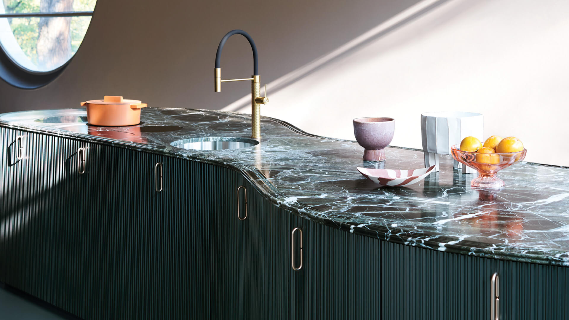 Cesar and Garcia Cumini inject sinuosity and adaptability into the kitchen with &lsquo;Tangram&rsquo;