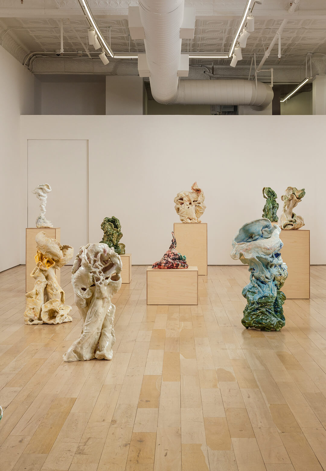 Irene Nordli unveils new figurative ceramic sculptures in Both Sides Now at HB381