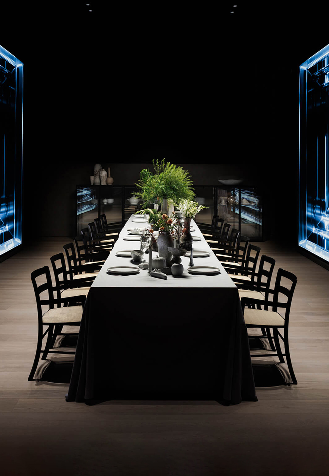 Piero Lissoni designs the new theatrical SKS Showroom at The MART in Chicago