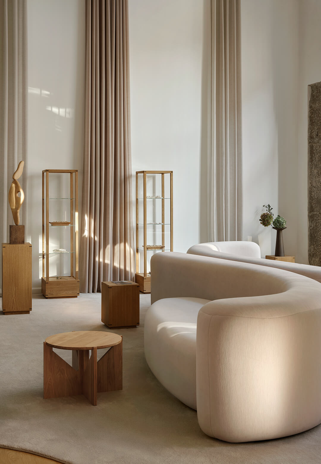 Framing craft and refinement in the AKVA Jewellery Showroom by Kristina Dam Studio