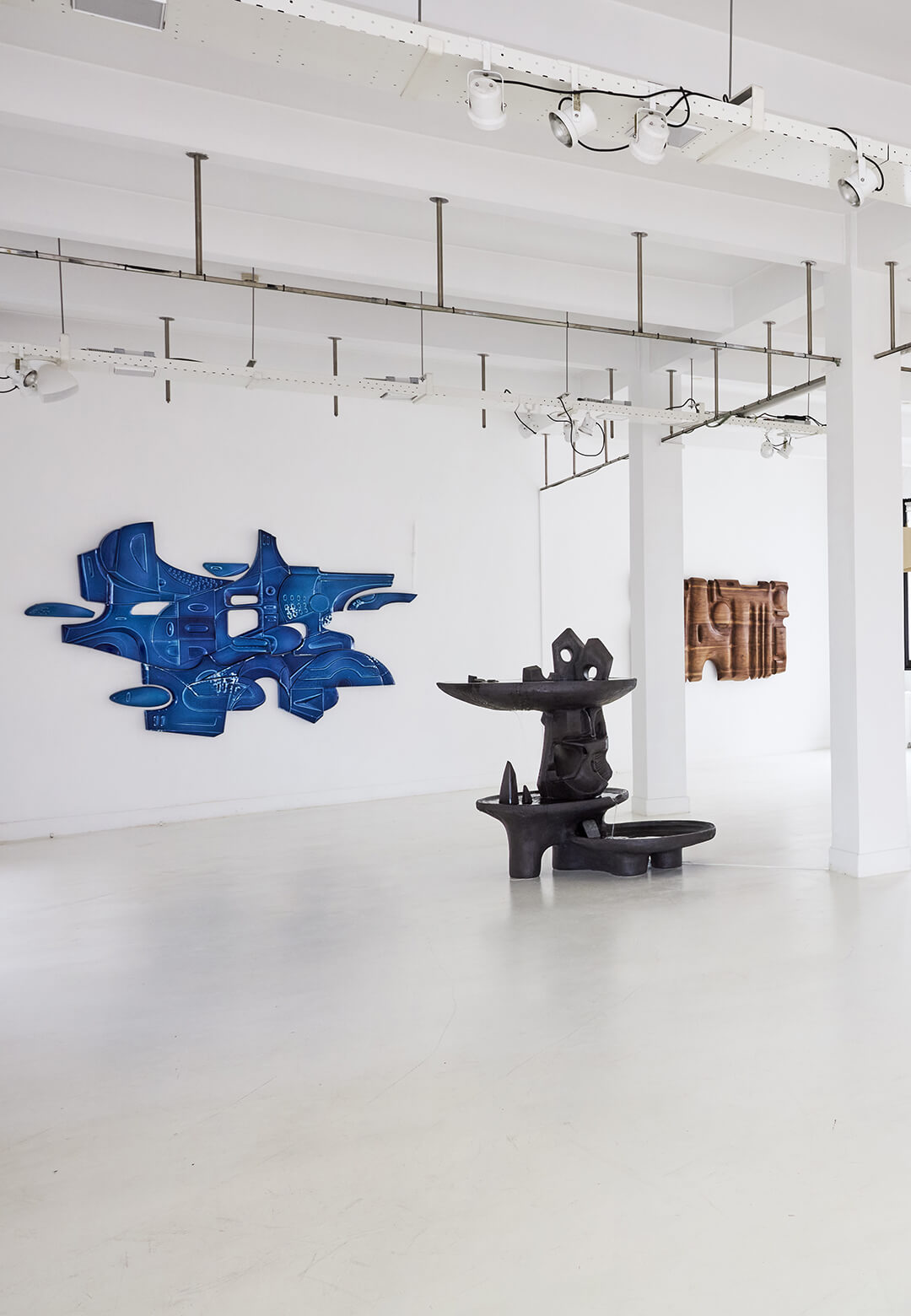 Gesture dissolves into structure in Soft Gravity Holds by Olivia Cognet